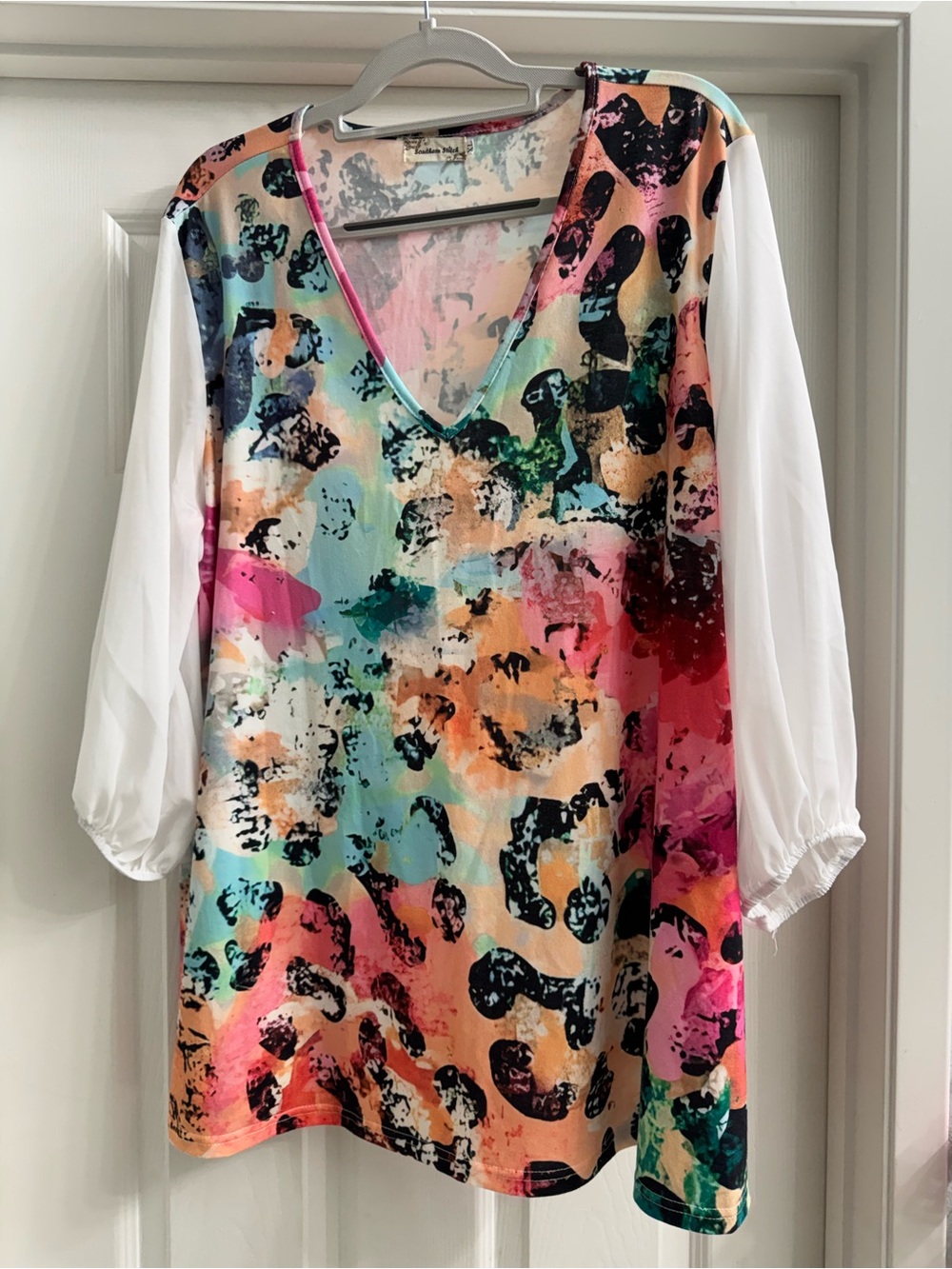 Southern Stitch top size XL bright and pretty!! NWOT!